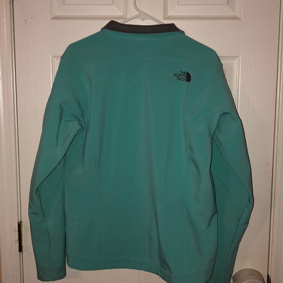 North Face Jacket - barely worn - Picture 5 of 5